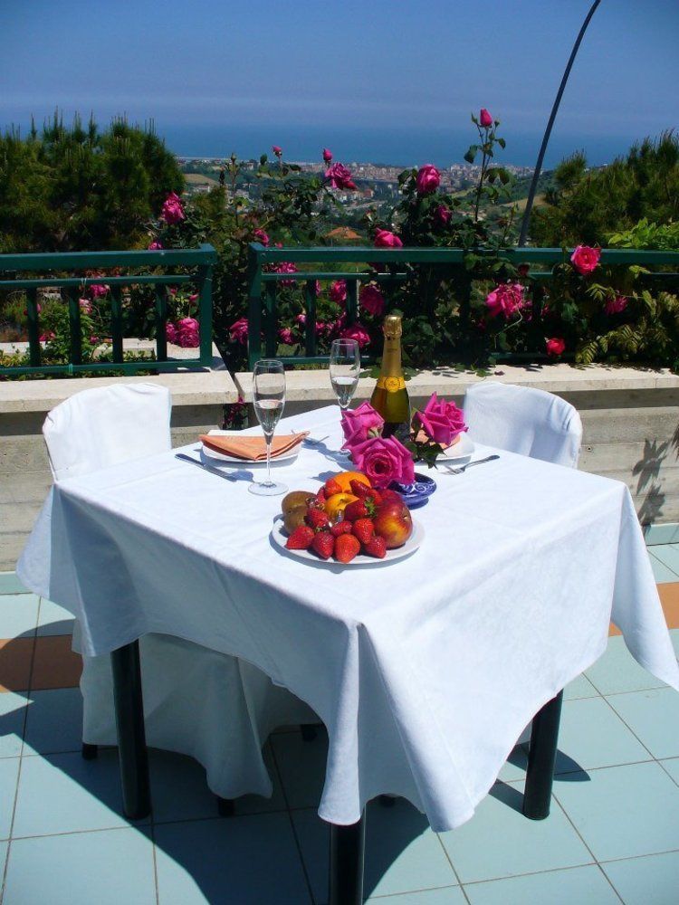 Hotel Ristorante Il Grillo Acquaviva Picena Zewnętrze zdjęcie